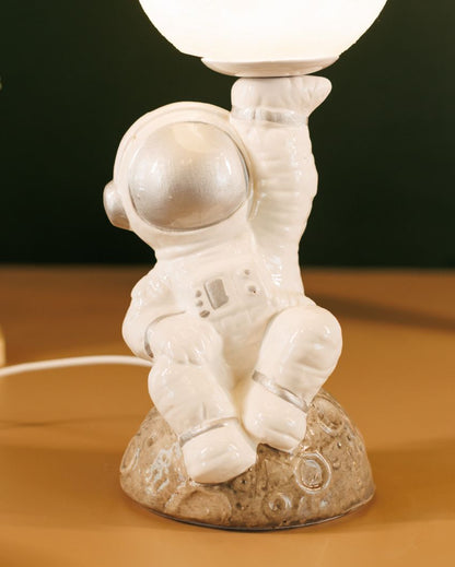 Astronaut Resin Table Lamp | 5 x 12 inches