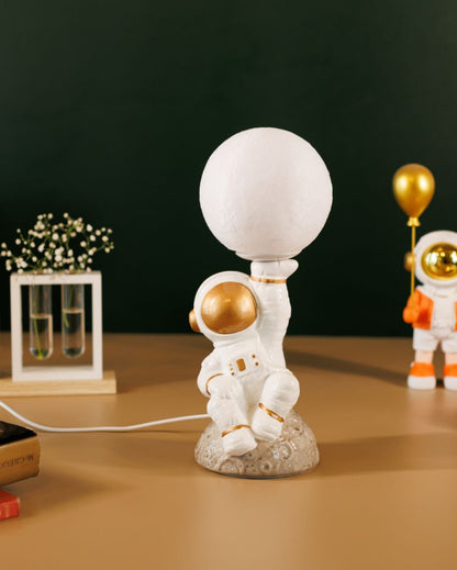 Astronaut Resin Table Lamp | 5 x 12 inches