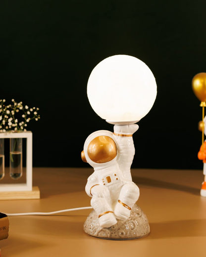 Astronaut Resin Table Lamp | 5 x 12 inches