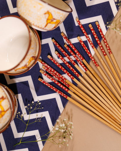 Unique Porcelain 6 Bowls With Chop Sticks Set