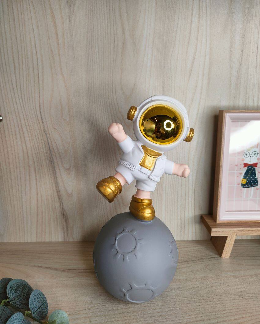 Resin Moon Landing Astronaut Table Decor