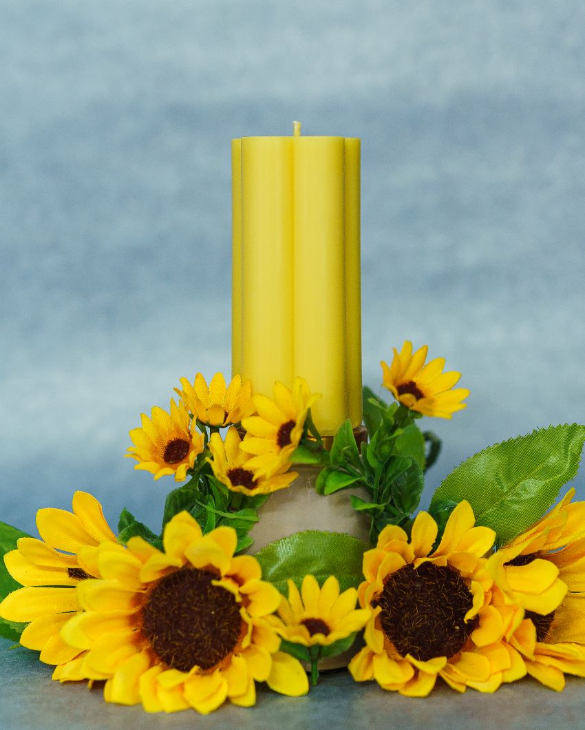 Flower Shaped Scented Pillar Candles | Set of 2 | 250 Gram | 6 x 6 x 9 cm / 2.36 x 2.36 x 3.54 inches