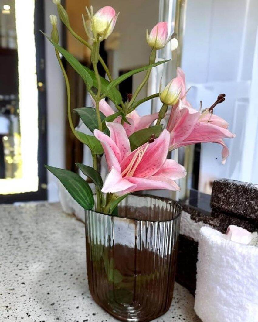 Timeless Elegance Glass Vase | 4 x 8 inches