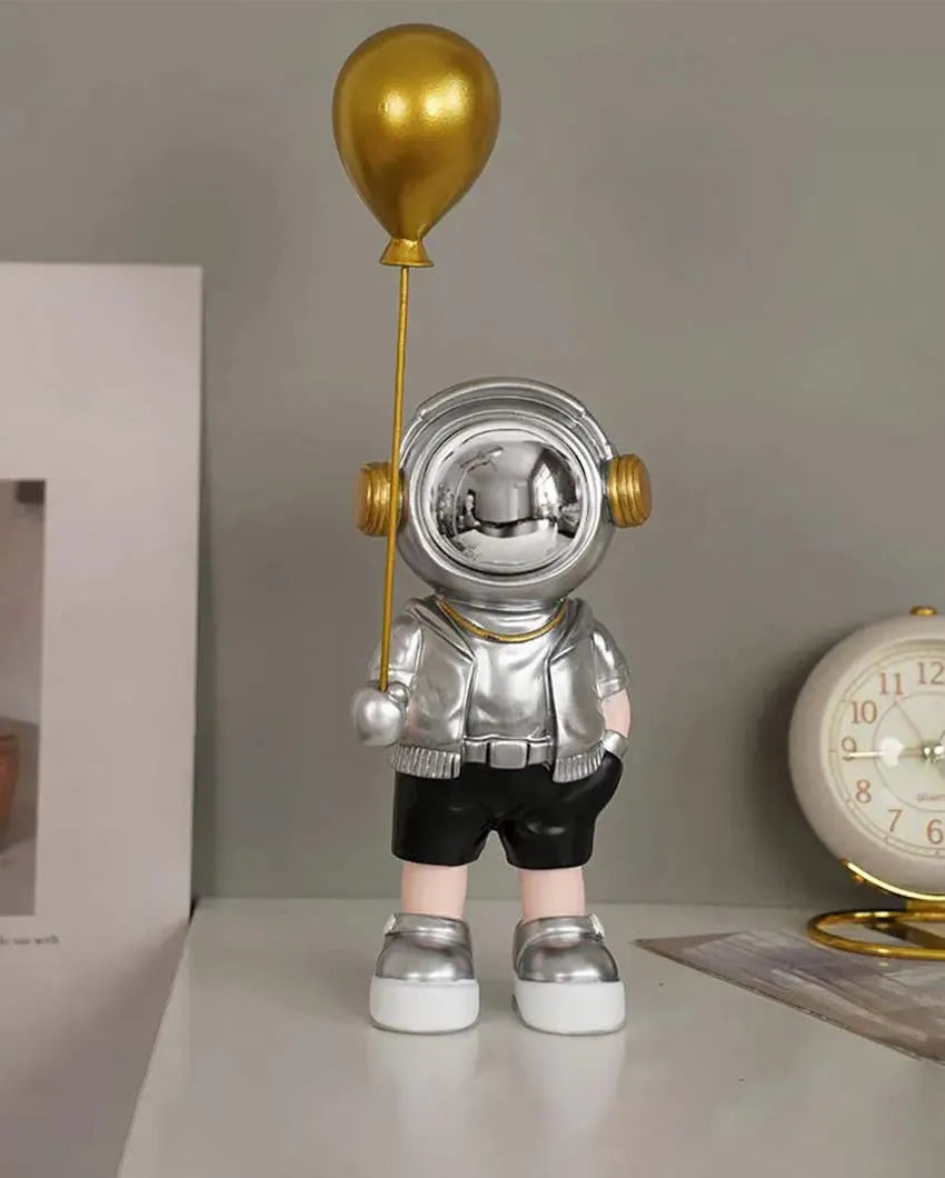 Ballon In Hand Resin Astronaut Showpiece Silver