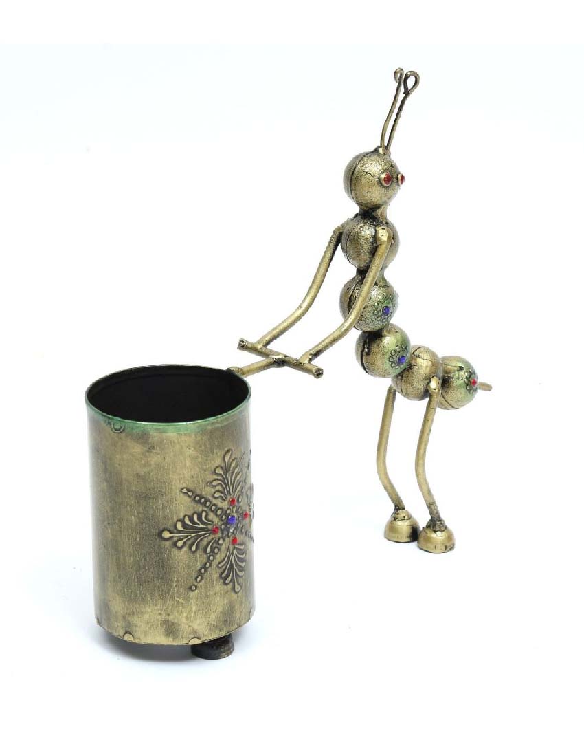 Ant Iron Pen Holder