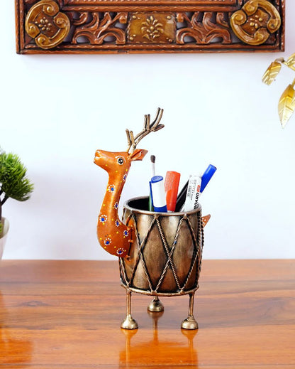 Elegant Deer Pen Stand