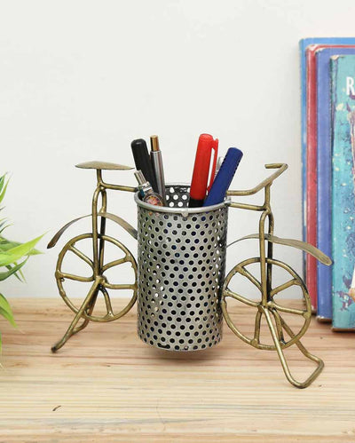 Cycle Iron Pen Stand