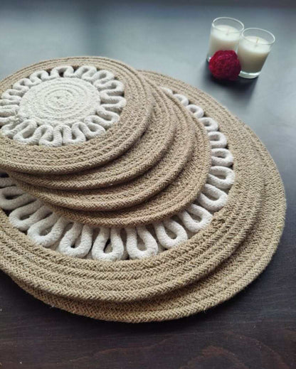 Payal Design Cotton Heat Resistant and Reversible Place Mats with Round Table Mats | Pack Of 6