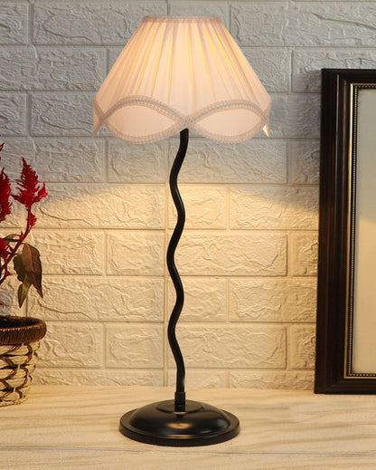 Vintage Shade Zig Zag Design Iron Table Lamp | 12 x 25 inches