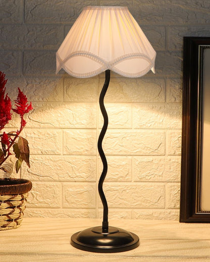 Vintage Shade Zig Zag Design Iron Table Lamp | 12 x 25 inches