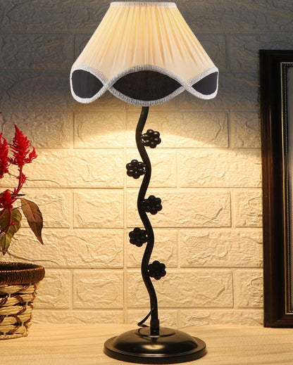 Vintage Shade Iron Small Flower Design Table Lamp | 12 x 25 inches