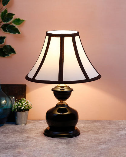 Chic & Contemporary Iron Table Lamp | 12 x 17 inches