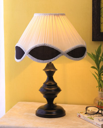 Vintage Shade Iron Base Table Lamp | 12 x 18 inches