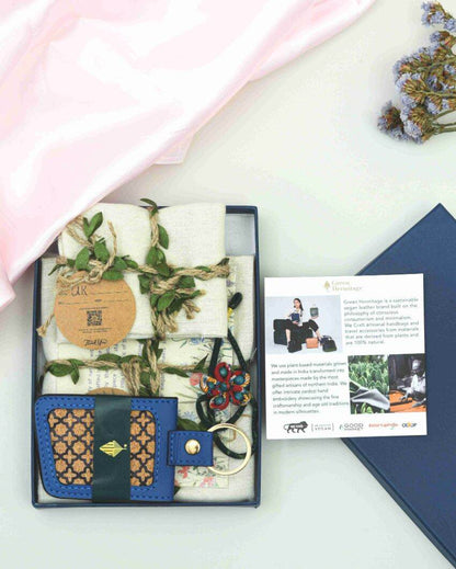 The Travelers' Box | Hemp Cards With A Cork And Vegan Leather Luggage Tag