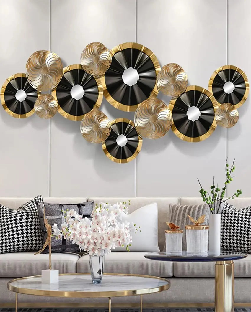 Cosmopolitan Black And Gold Metal Wall Art