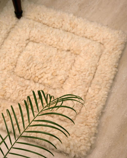 Soft Woolen Rug | 18 x 18 inches