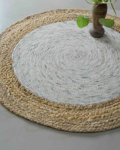 Contemporary Woolen Rug | 24 inches