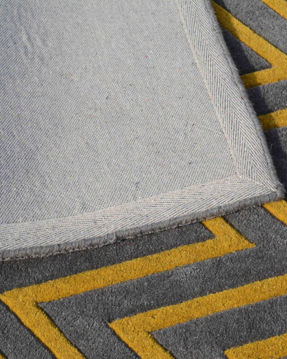 Dynamic Abstract Grey Hand Tufted Wool Carpet