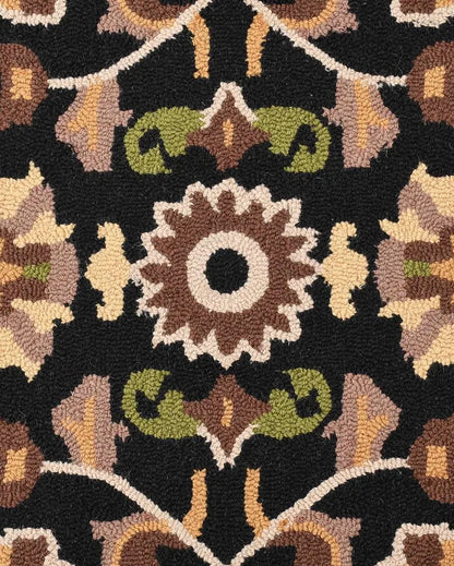 Visionary Black Traditional Hand Tufted Wool Carpet