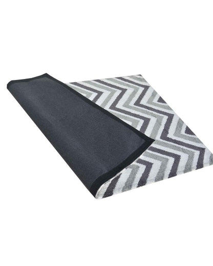 Abstract Iconic Grey Polyester Carpet