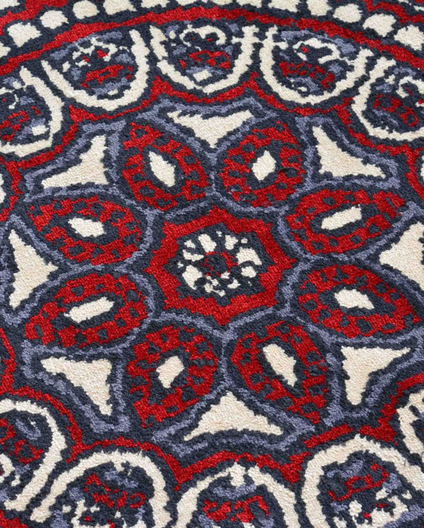 Unique Traditional Red Polyester Carpet