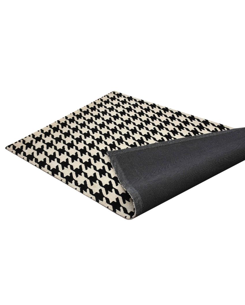 Black & White Abstract Polyester Carpet