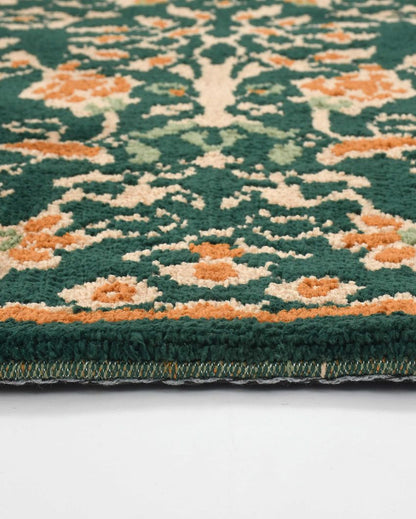 Green & Gold Traditional Polyester Carpet