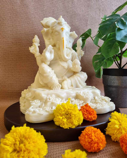 Sleek White Marble Dust Decor Idol Statue | White | 12 x 17 cm / 5 x 7 inches