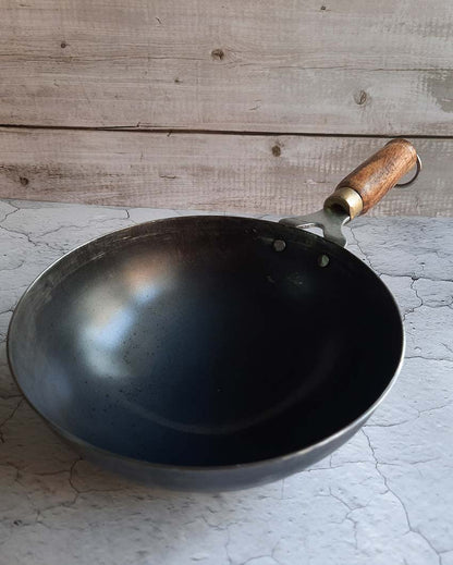 Signature & Sturdy Stir Frying and Sauteing Iron Black Wok