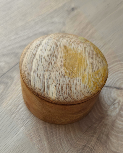 Wooden Container Aromatic Candle | Single | 7.6 x 7.6 x 3.3 cm / 3 x 3 x 1.3 inches