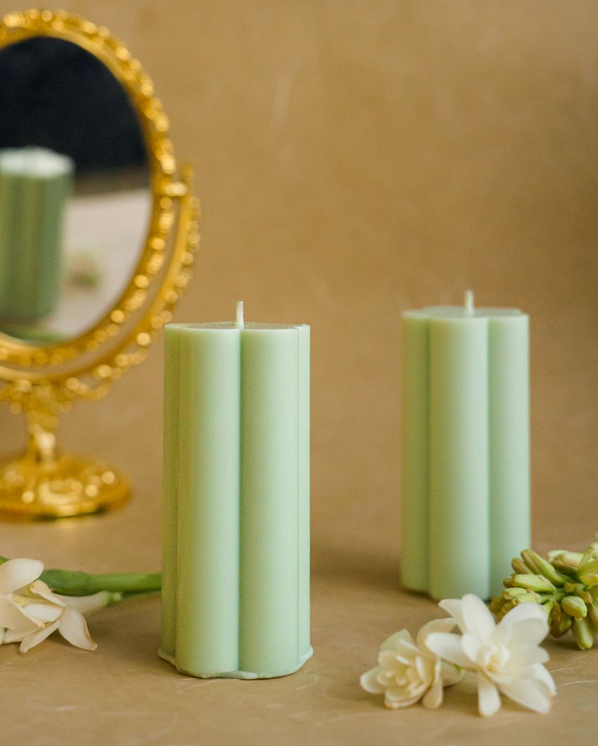 Flower Shaped Scented Pillar Candles | Set of 2 | 250 Gram | 6 x 6 x 9 cm / 2.36 x 2.36 x 3.54 inches