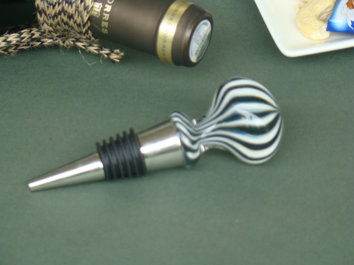 Noir Harmony Handblown Glass Wine Stopper