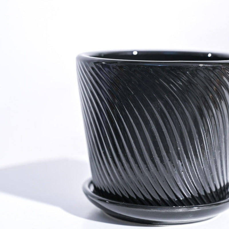 Radiant Spiro Ceramic Pot | 5x4 Inch Black