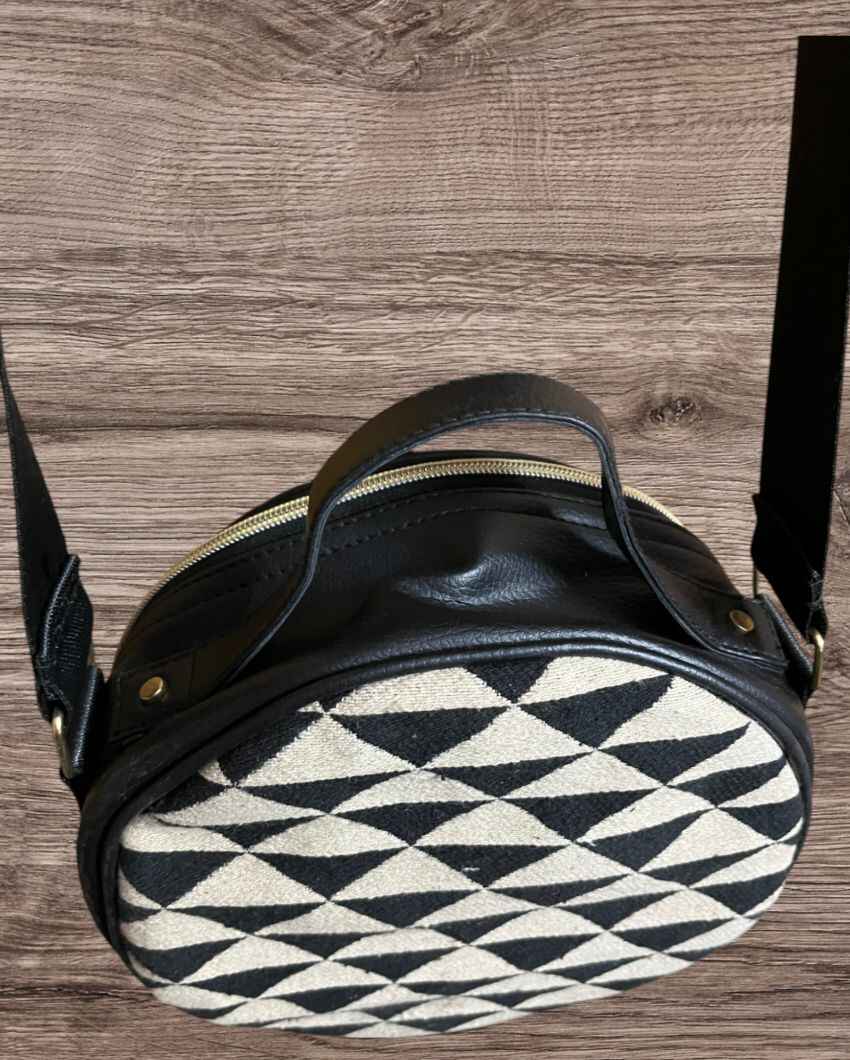 Round Sling Triangle Design Bag | 8 x 3 inches