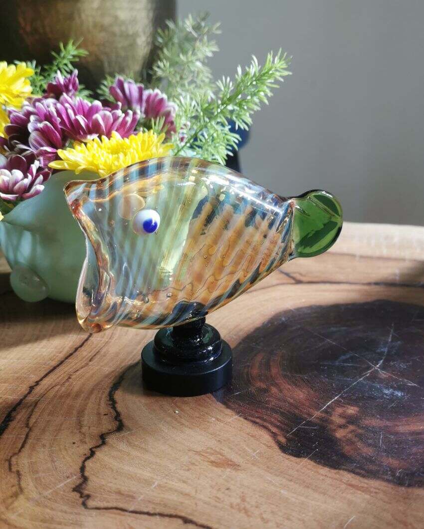 Beautiful Hungry Fish Table Decor Glass