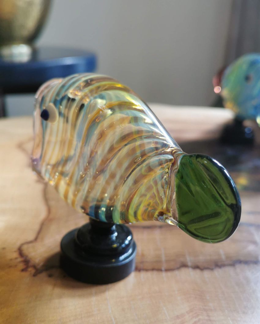 Beautiful Hungry Fish Table Decor Glass