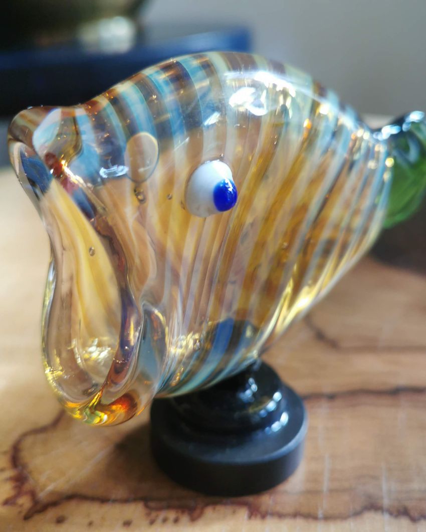 Beautiful Hungry Fish Table Decor Glass