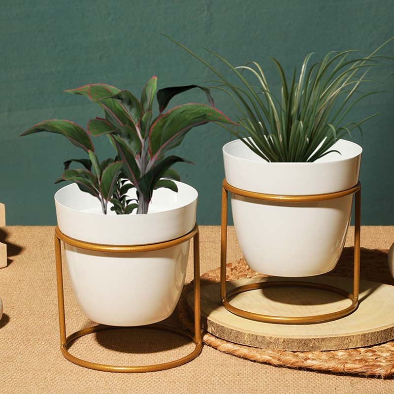Chic Cylindrical Metal Mini Planter with stand | Set of 2 White