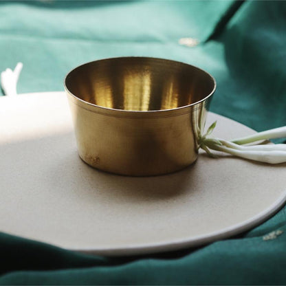 Gambas Stonware & Brass Plate Bowls with Napkins Gift Set | Set of 6