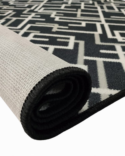 Revitalize Your Interiors with Bold Carpet | 6 x 4 ft