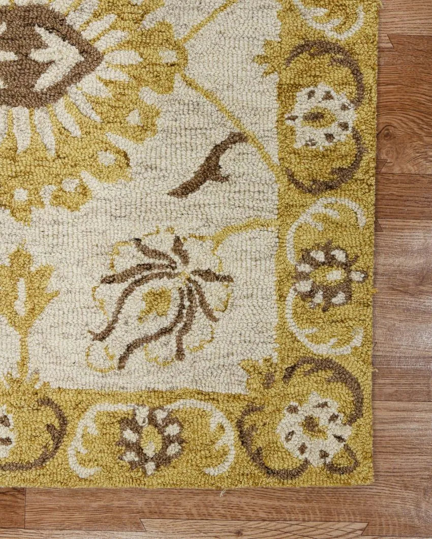 Hand-Tufted Gold Wool Rug With Floral Pattern | 8 x 10 Feet