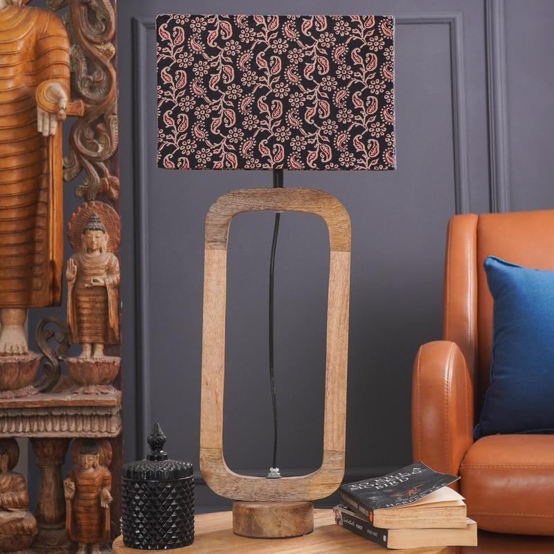 Cylindrical Lamp With Traditional Black Shade
