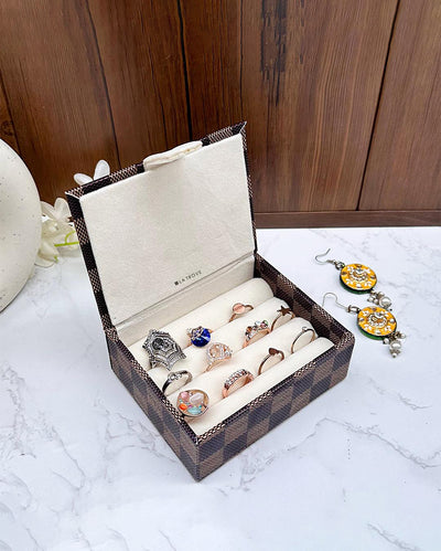 Gorgeous leather jewelry organizer box | 5 x 4 x 2 inches