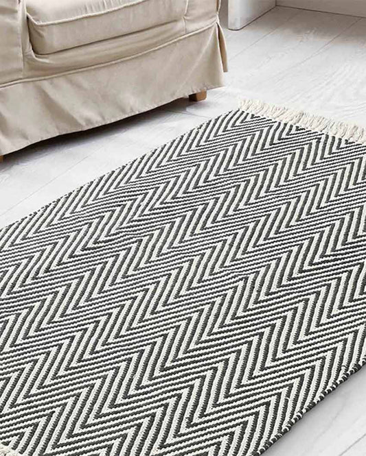 Tassels Reversible Cotton Rug | 48x32 inches