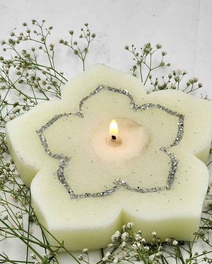 Blossom Flower Fragrance Candle | 7 x 1 inches