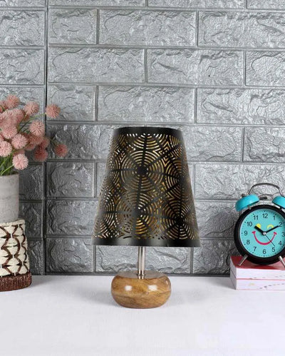 Round Metal Etching Table Lamp With Natural Wood Round Base