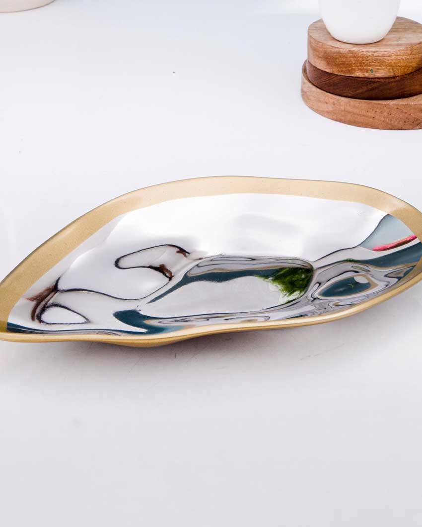 Sleek Oval Wave Platter | 11 x 7 x 2 inches