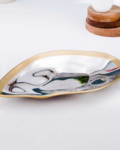 Sleek Oval Wave Platter | 11 x 7 x 2 inches