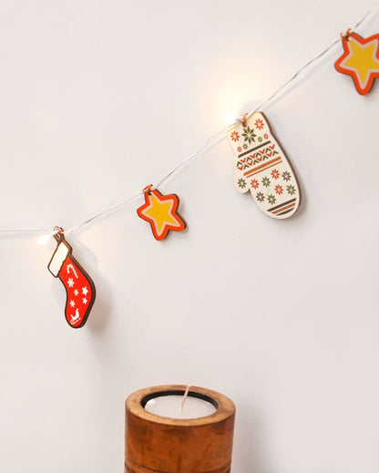 Santa Gift House & Bubble Light Bunting