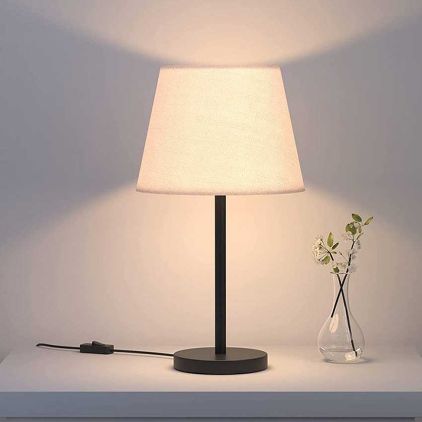 Elegant Glossy White & Black Table Lamp With Stand and Accessories | 10 x 19 inches